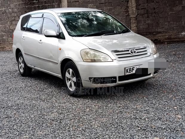 Toyota Ipsum 2003