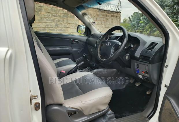 Toyota Hilux 2014 White
