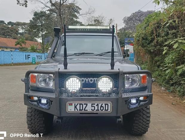 Toyota Land Cruiser 2014 Gray