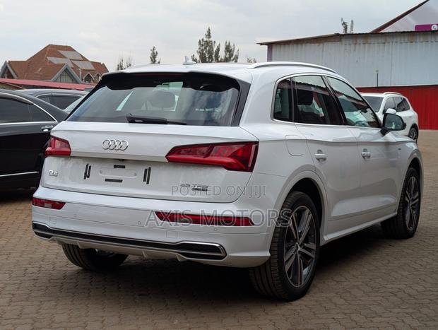 Audi Q5 2.0T Premium AWD quattro 2019 White