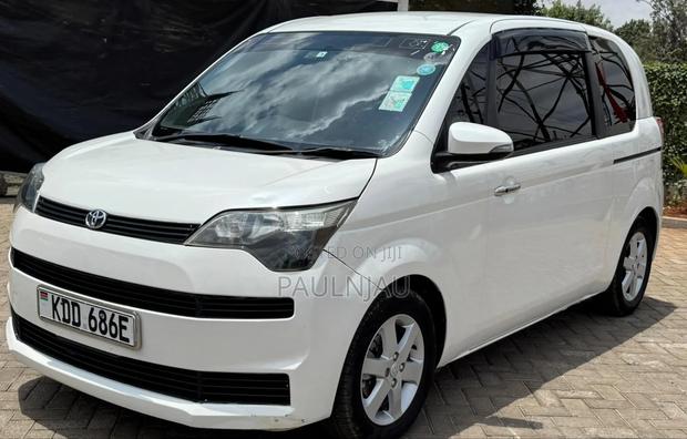 Toyota Spade 2014