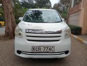 Toyota Noah 2.0 143hp FWD (7 Seater) 2009 Off white for sale