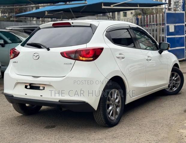 Mazda 2 2020 Pearl