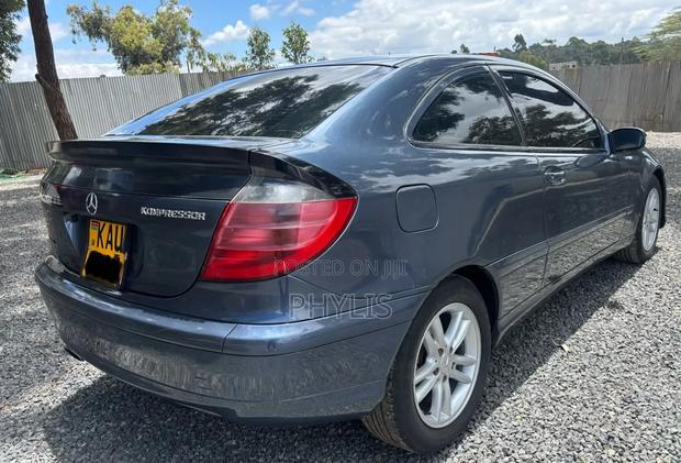 Mercedes-Benz C200 2000 Blue