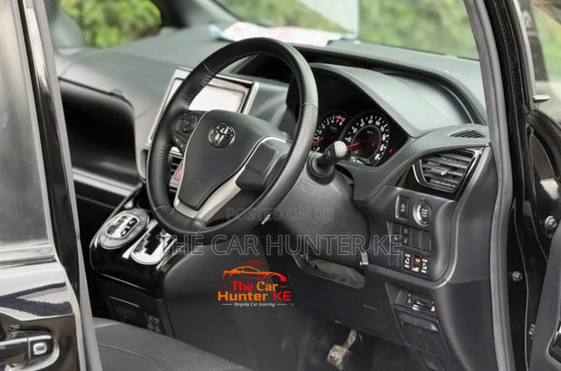 Toyota Noah 2019