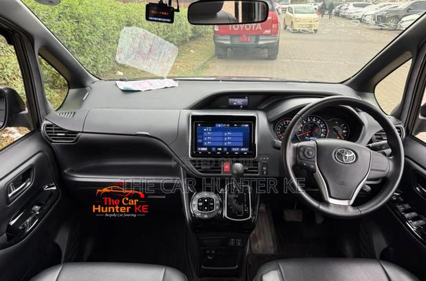 Toyota Noah 2019