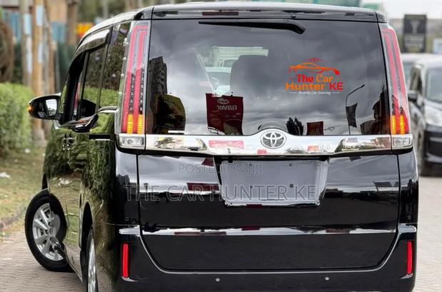 Toyota Noah 2019
