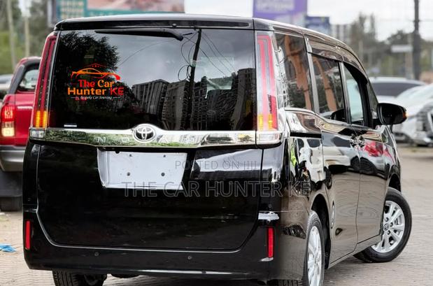 Toyota Noah 2019