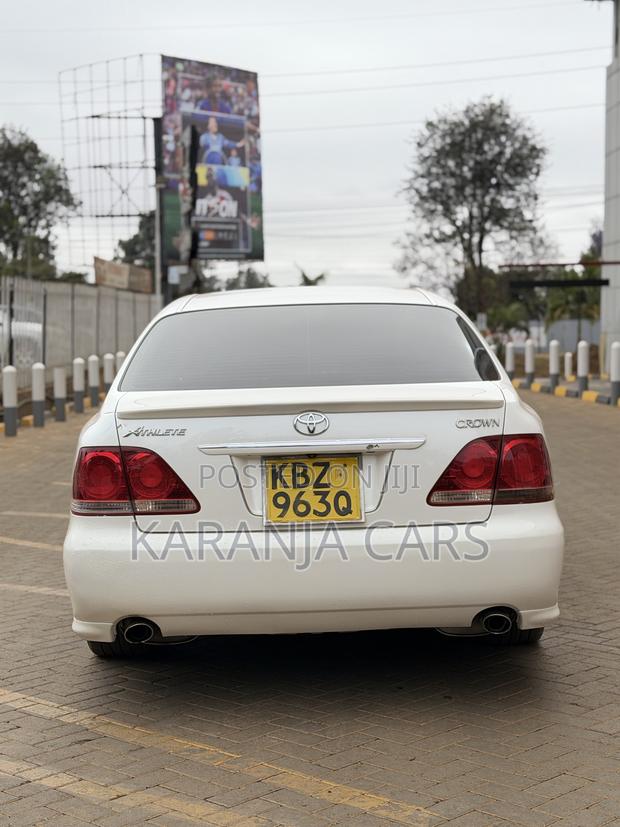 Toyota Crown 2007 White