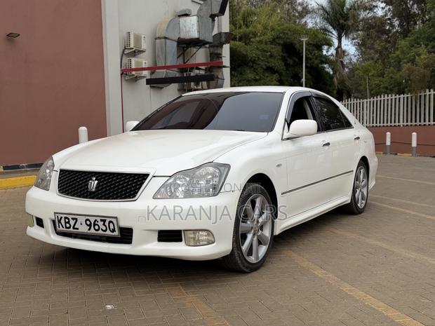 Toyota Crown 2007 White