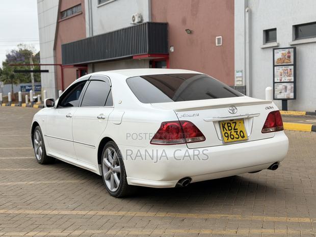 Toyota Crown 2007 White