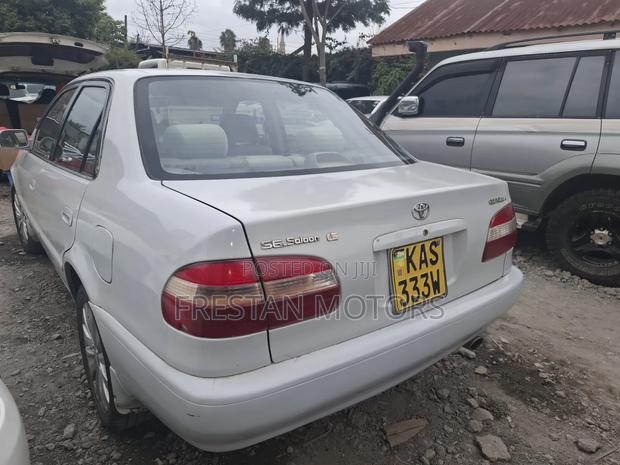 Toyota Corolla 1999 Silver