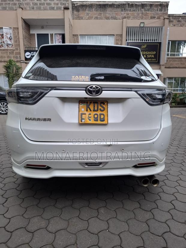 Toyota Harrier 2.0 2017 White