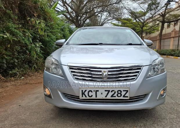 Toyota Premio 1.8 FWD 2013 Silver