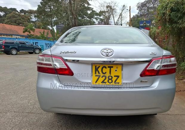 Toyota Premio 1.8 FWD 2013 Silver