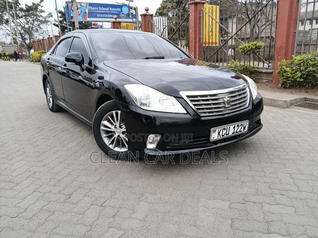 Toyota Crown 2012
