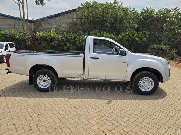 Isuzu D-MAX 2021 Silver