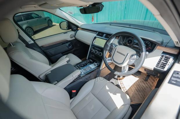 Land Rover Discovery 2019 Black