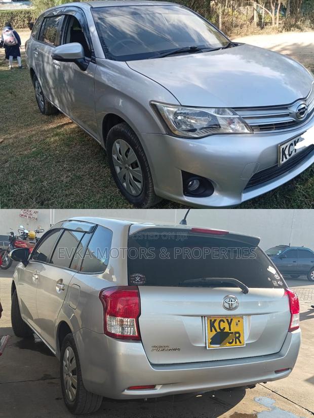 Toyota Corolla Fielder 2012 Silver