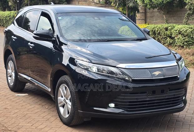 Toyota Harrier 2.0 2020 Black