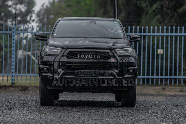 Toyota Hilux 2022 Black