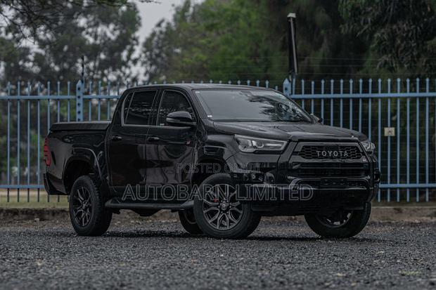 Toyota Hilux 2022 Black