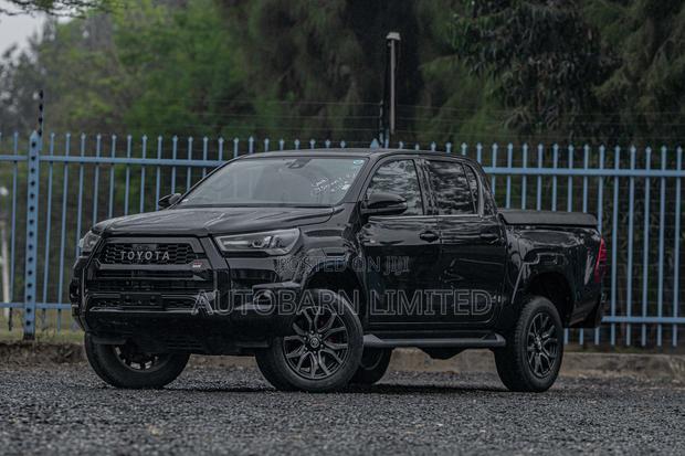 Toyota Hilux 2022 Black