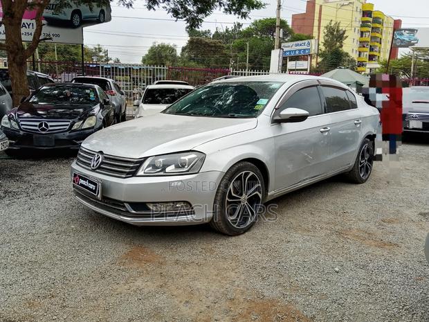Volkswagen Passat 2012 Silver
