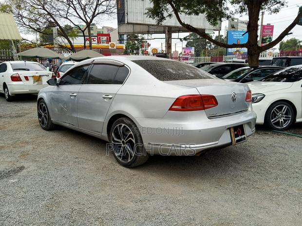 Volkswagen Passat 2012 Silver