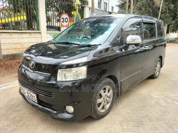 Toyota Voxy 2010 Blue