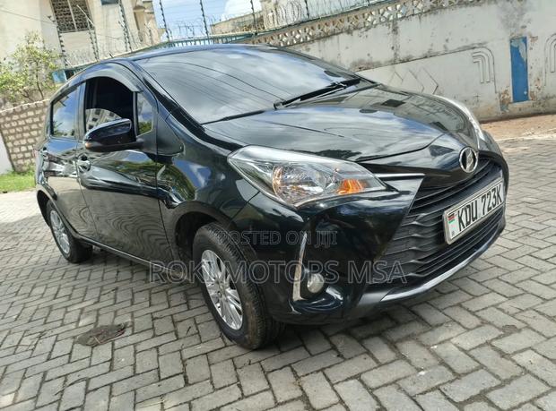 Toyota Vitz 2015 Black