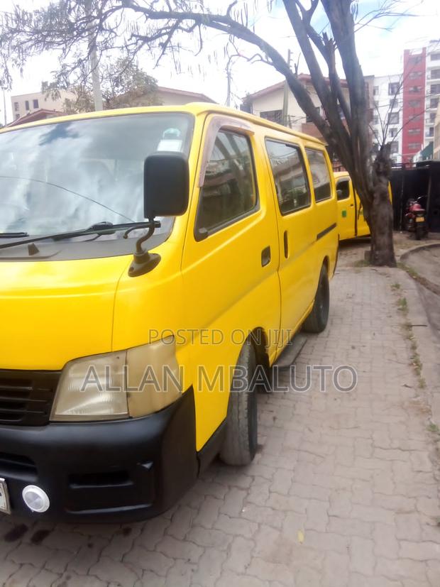 Nissan Caravan 2006 Yellow