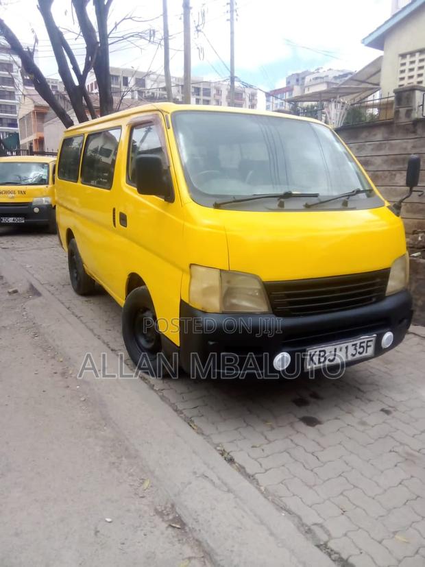 Nissan Caravan 2006 Yellow