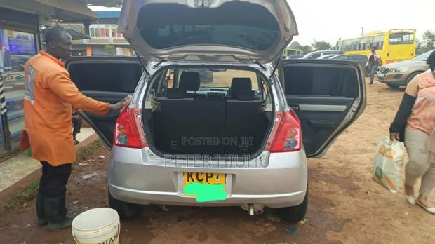 Suzuki Swift 2010 Silver