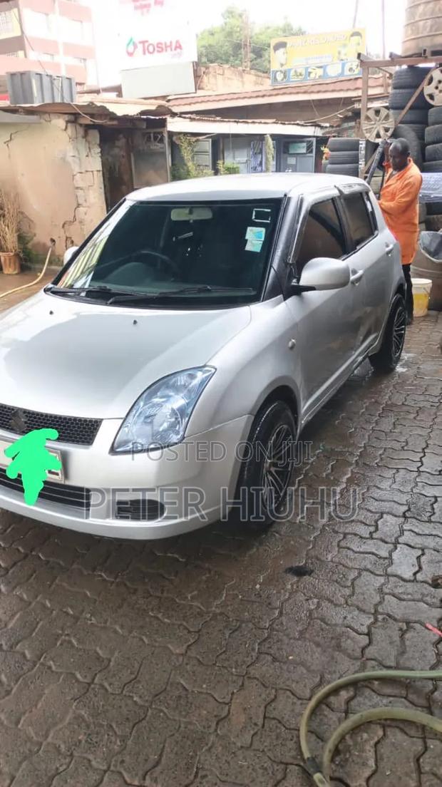 Suzuki Swift 2010 Silver