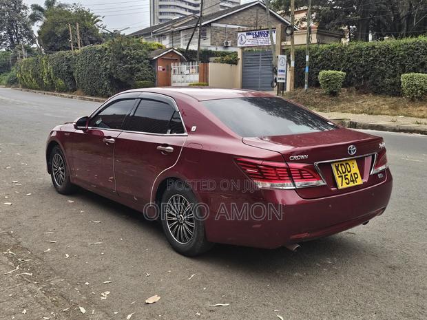 Toyota Crown 2014 Maroon