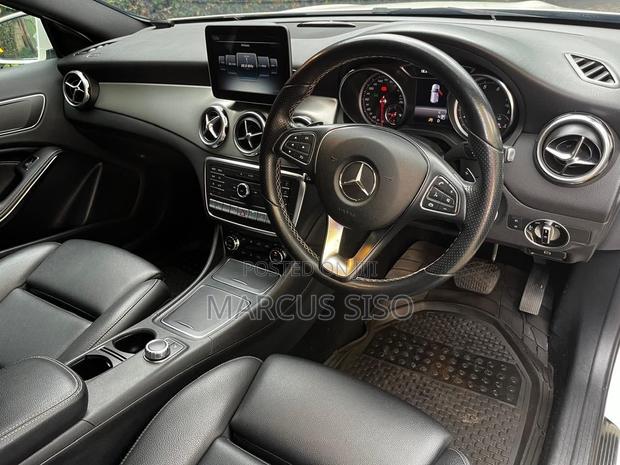 Mercedes-Benz GLA-Class 2017 White