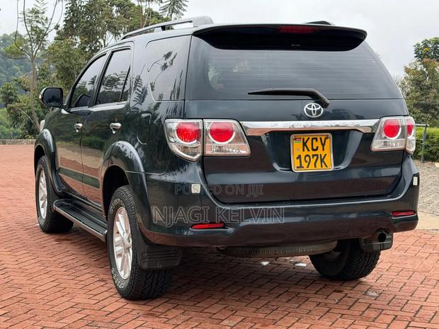 Toyota Fortuner 3.0 D AWD 2013 Black