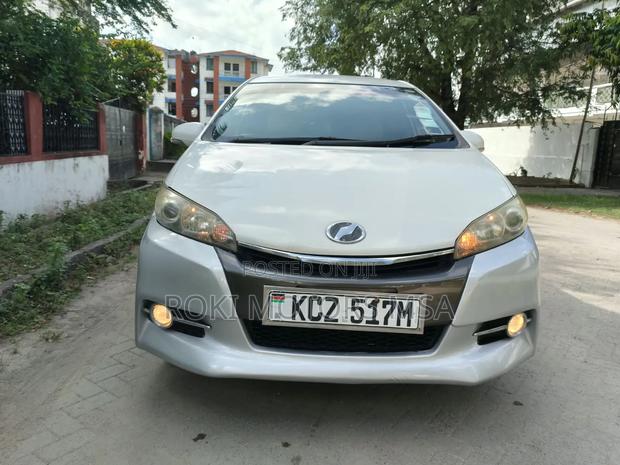 Toyota Wish 2012 White