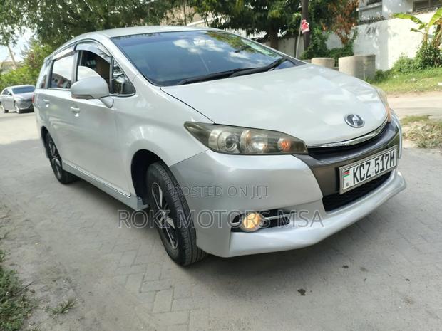 Toyota Wish 2012 White