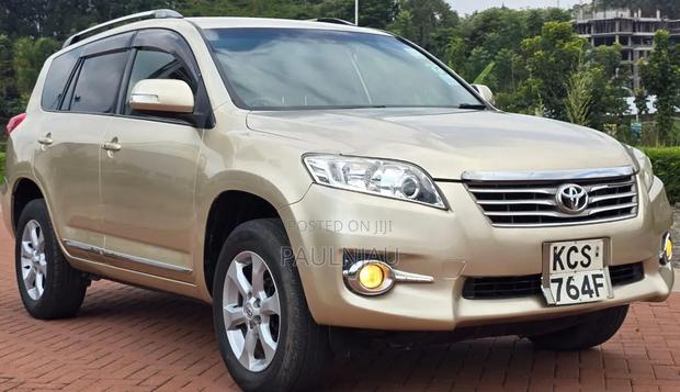Toyota Vanguard 2011