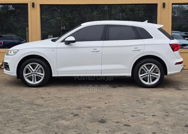 Audi Q5 2.0T Premium AWD quattro 2018 White