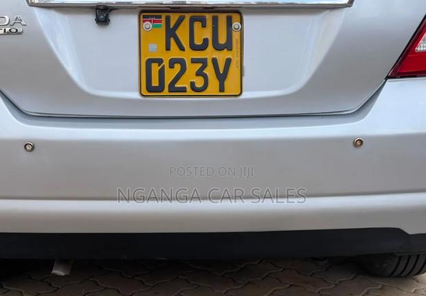 Nissan Tiida 2012 Silver