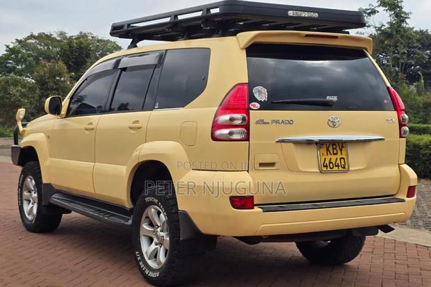 Toyota Land Cruiser 3.0 D-4D C 2006 Yellow