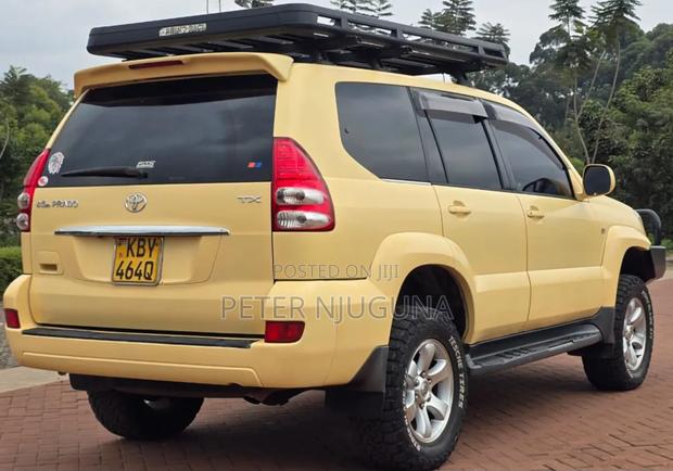 Toyota Land Cruiser 3.0 D-4D C 2006 Yellow