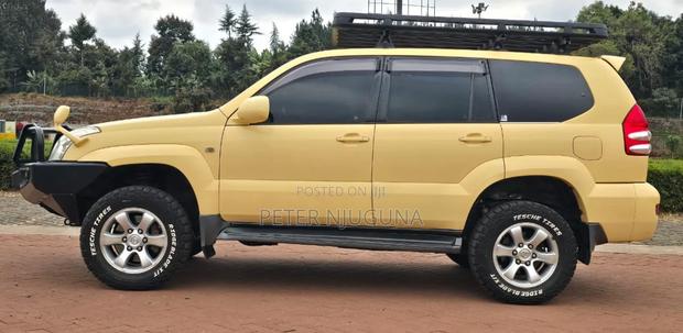 Toyota Land Cruiser 3.0 D-4D C 2006 Yellow