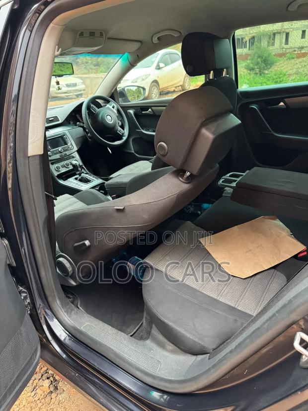 Volkswagen Passat 2010 Black