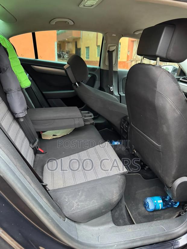 Volkswagen Passat 2010 Black