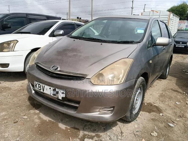 Toyota Wish 2007 Gold