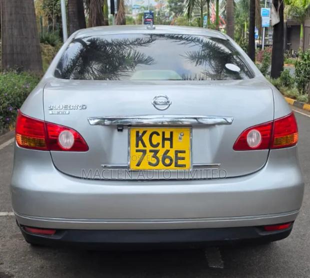 Nissan Bluebird 2010